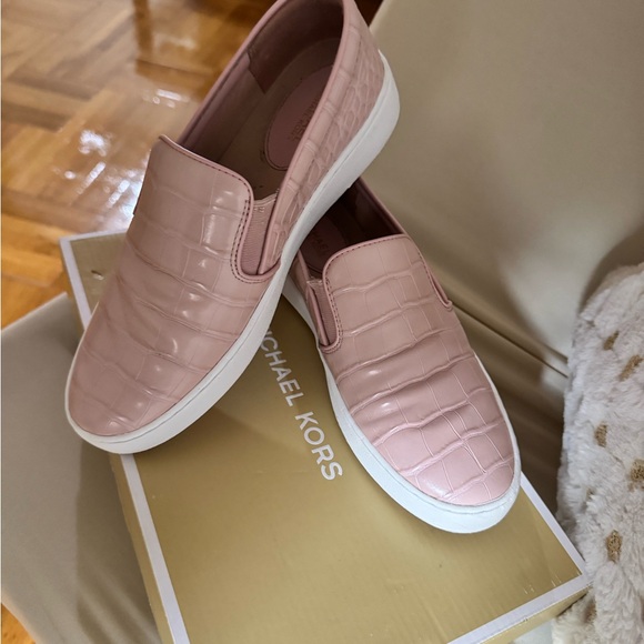 Michael Kors Blush Croc-Embossed Espadrilles - Picture 1 of 3